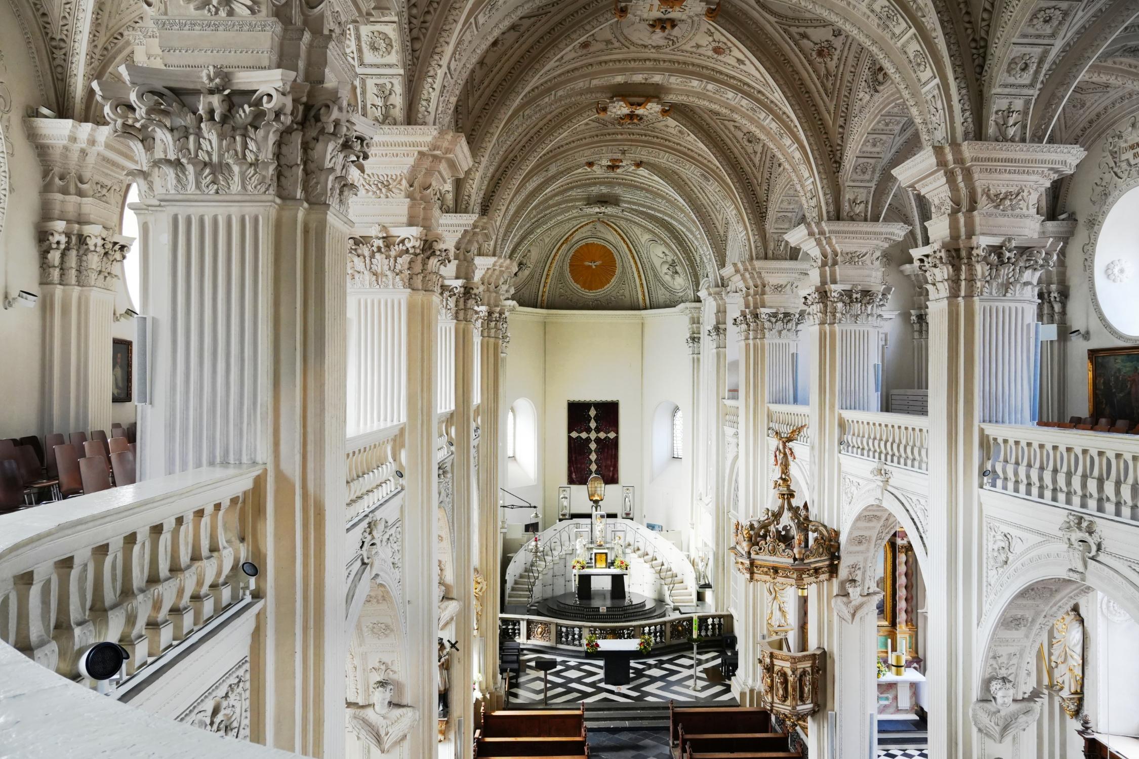 Blick in die Andreaskirche von der Empore aus