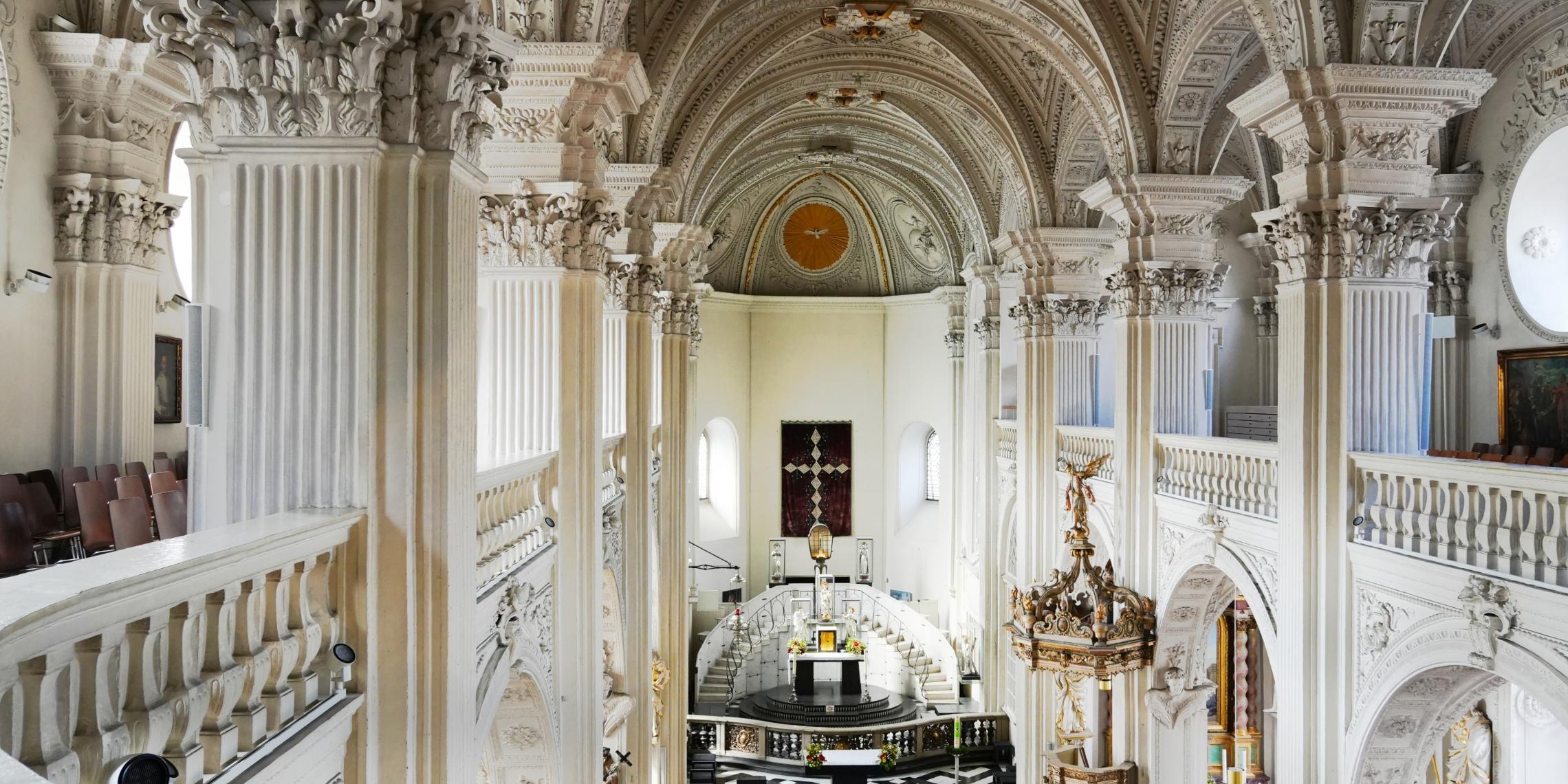 Blick in die Andreaskirche von der Empore aus