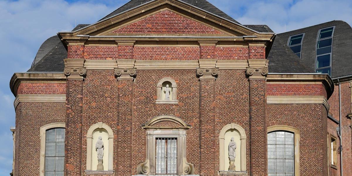 Ansicht der Josephskappelle von der Rheinpromenade