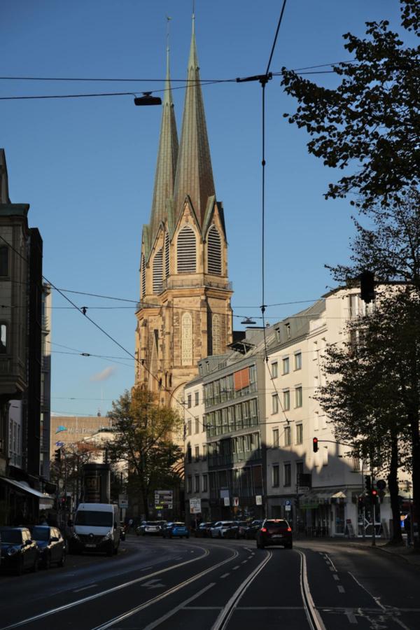 Ansicht der Kirche St. Mariä Empfängnis von der Oststraße aus. (c) Beatrix Reese Ansicht der Kirche St. Mariä Empfängnis von der Oststraße aus.