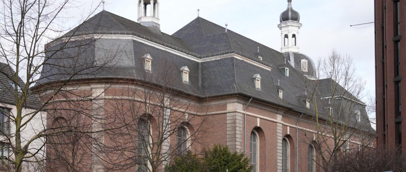St. Maximilian (c) Beatrix Reese Kirche St. Maximilian von der Poststraße aus