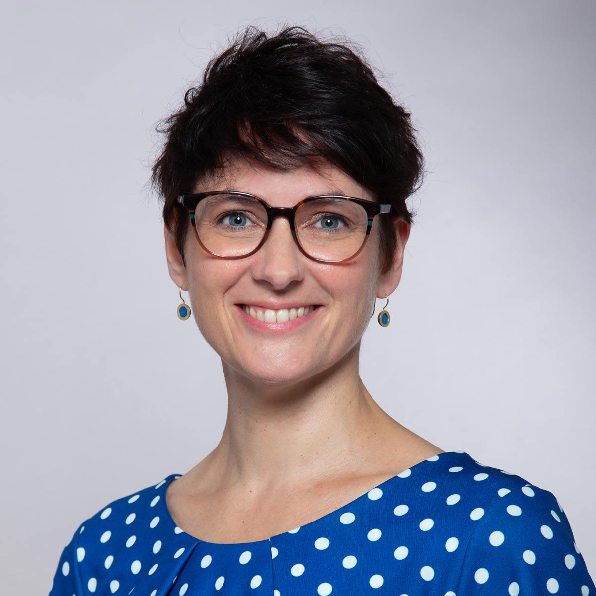 Dr. Irena Klepper