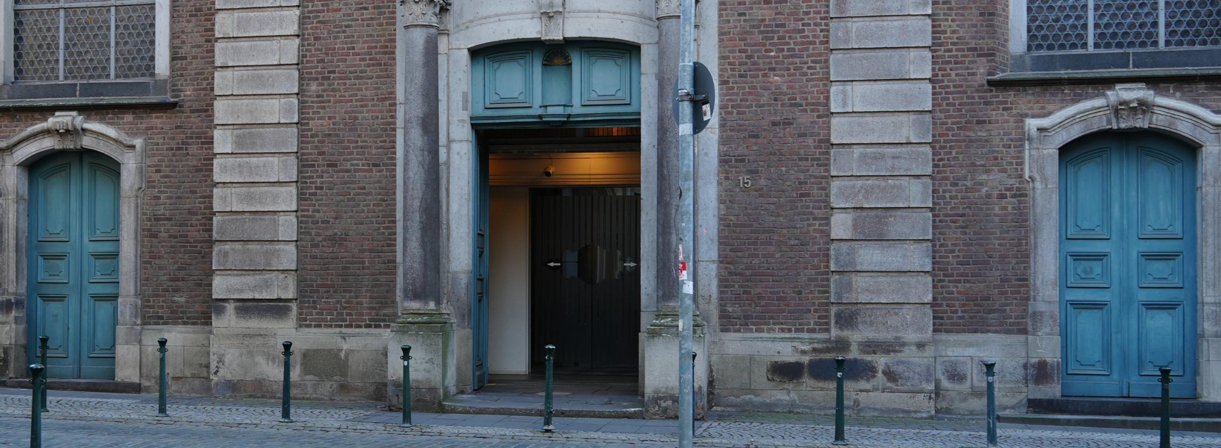 Eingang zur Maxkirche
