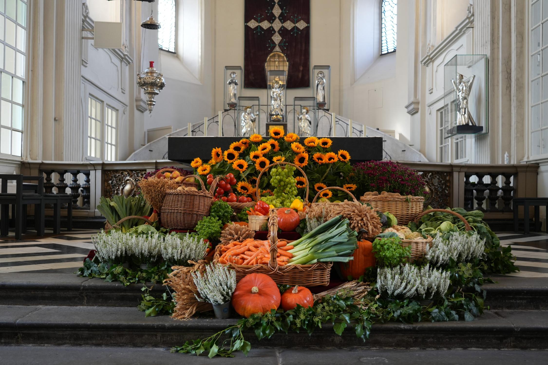 Erntedankdekoration in St. Andreas