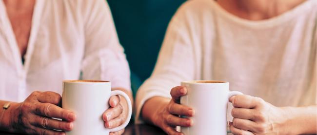Kaffeetrinken zwei Frauen Canva