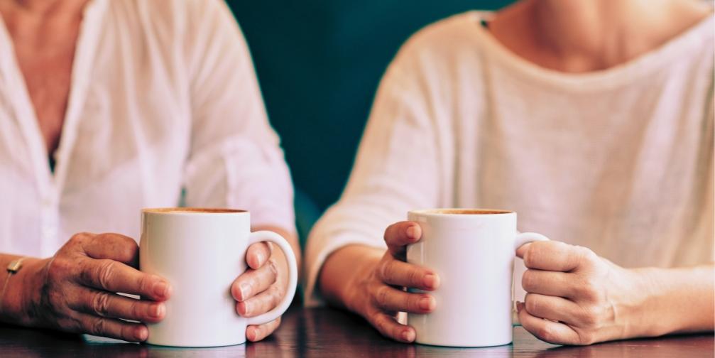 Kaffeetrinken zwei Frauen Canva