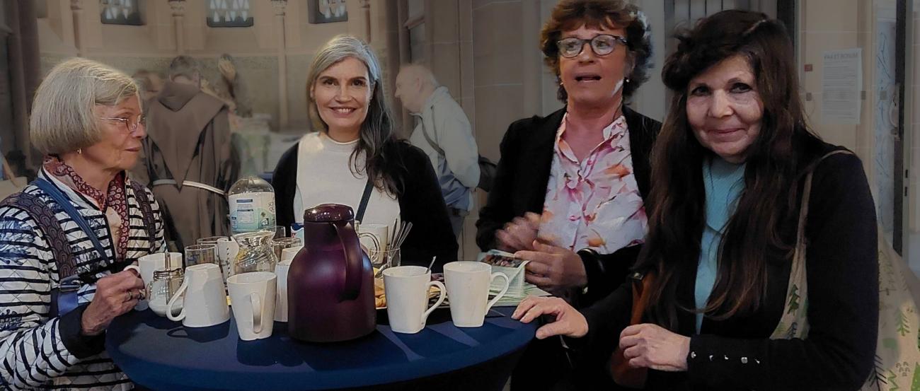 Tasse danach (c) Antje Nordmann Gemeindebegegnung nach der 12 Uhr Messe in SME